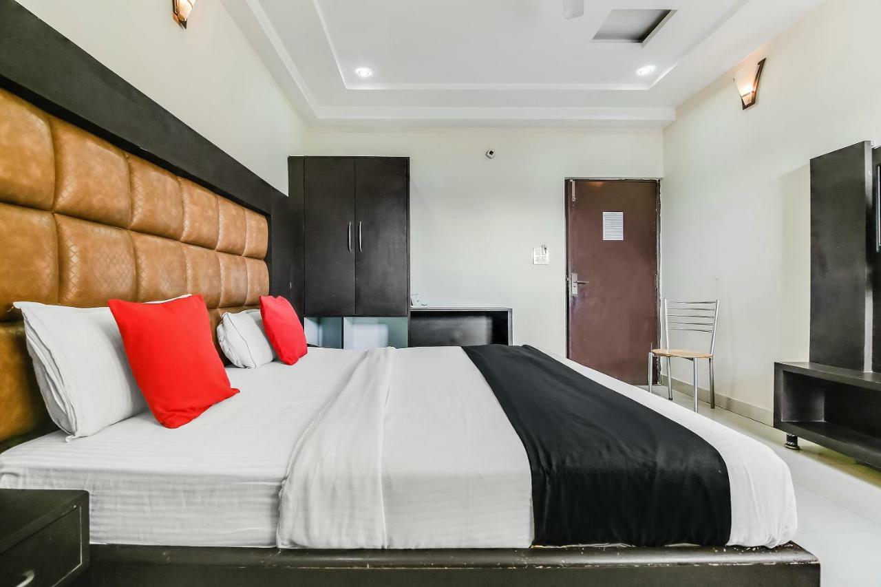 Capital O 32619 Hotel Sugar Palm 瓜廖尔 外观 照片