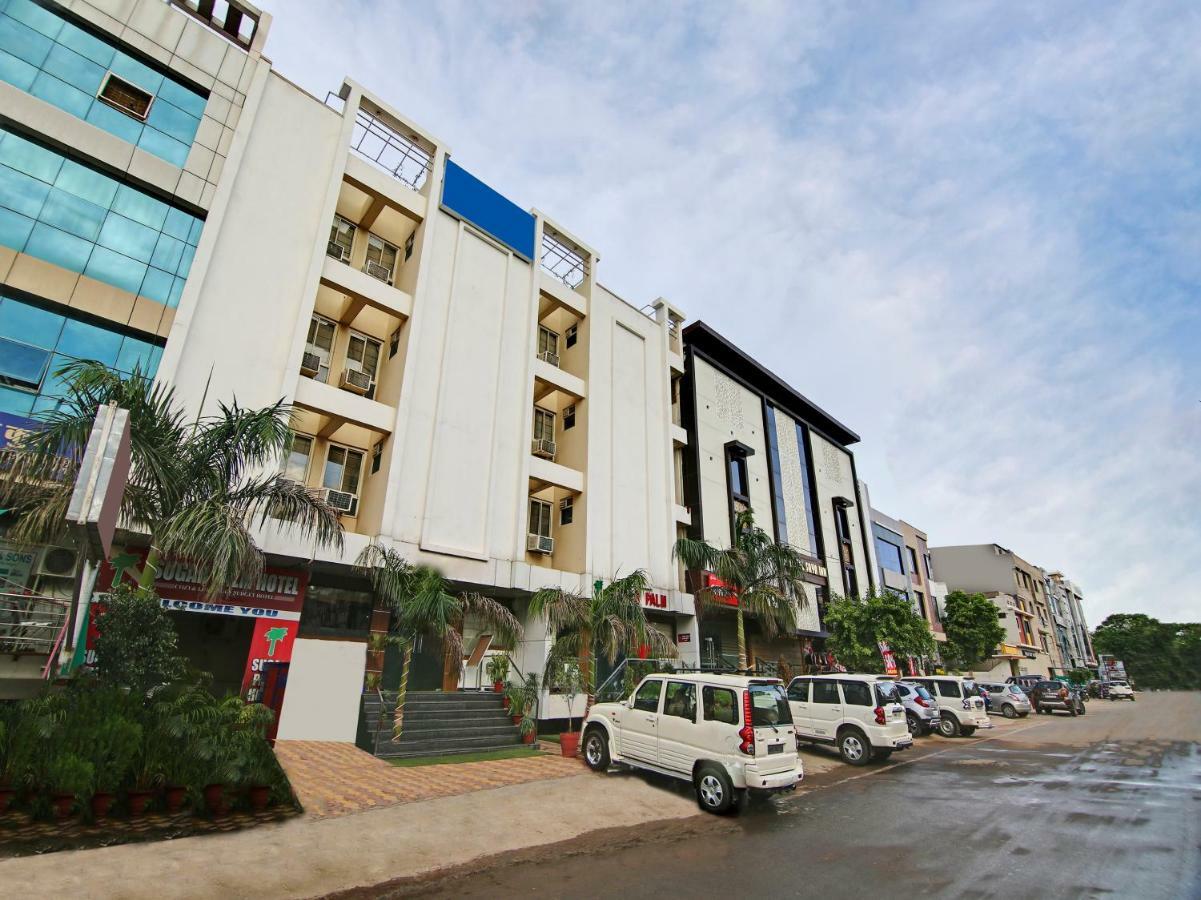 Capital O 32619 Hotel Sugar Palm 瓜廖尔 外观 照片