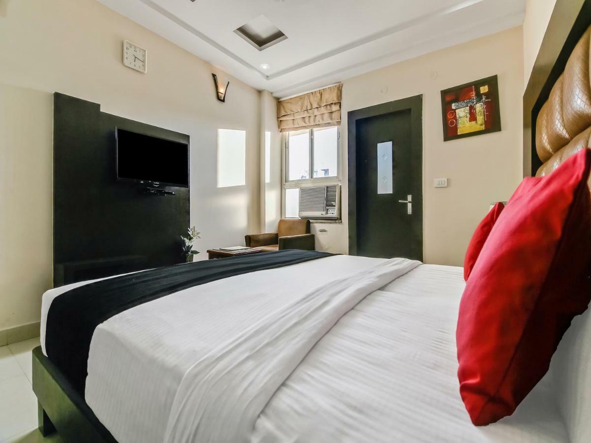 Capital O 32619 Hotel Sugar Palm 瓜廖尔 外观 照片